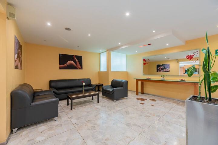 Room 14 of 42
