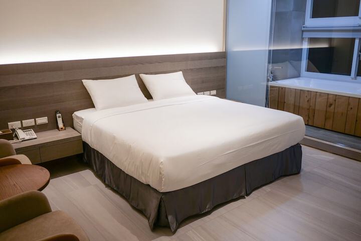 Room 21 of 25