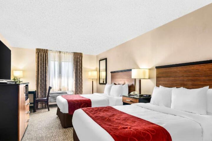 2 Double Beds (4 of 8)