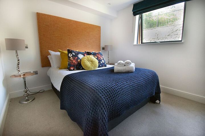 Room 43 of 283