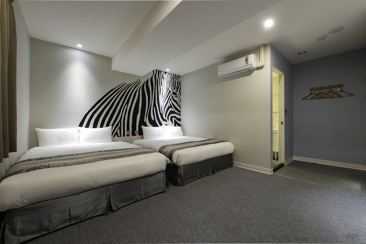 Room 19 of 44