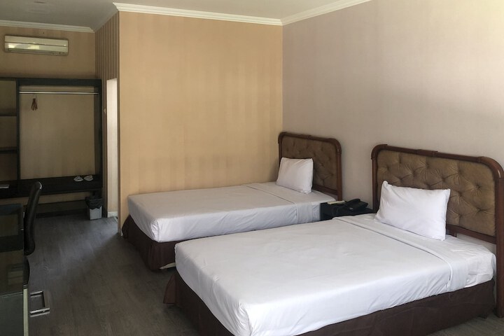 Room 4 of 22