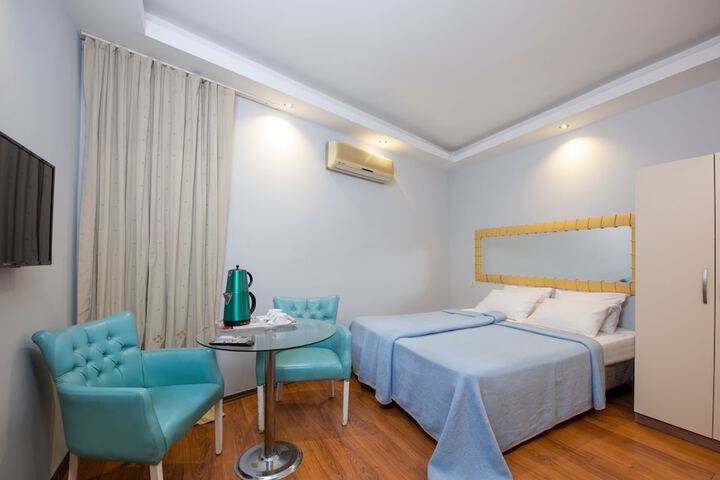 Room 8 of 14