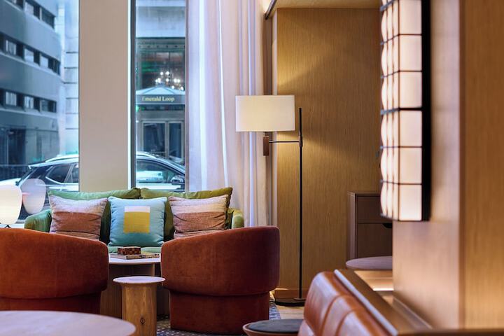 Lobby lounge