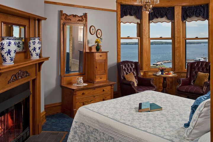 Room 35 of 59