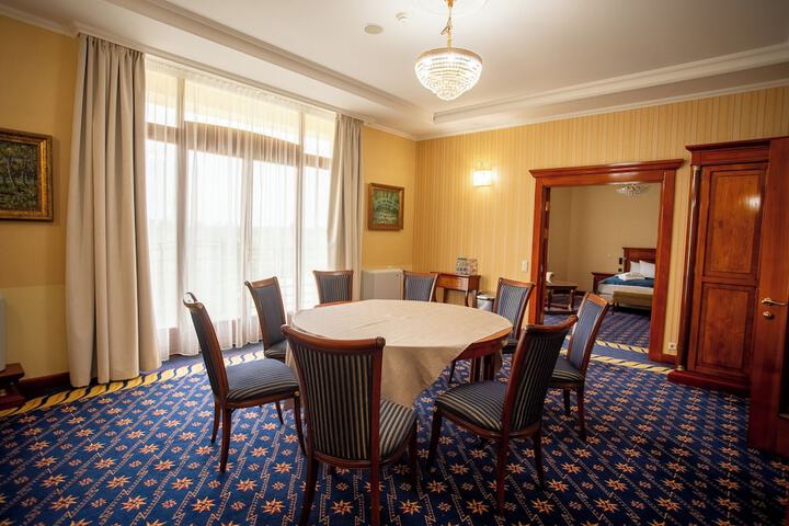 Room 91 of 143