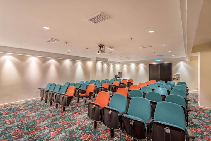 Business Center 273 of 341