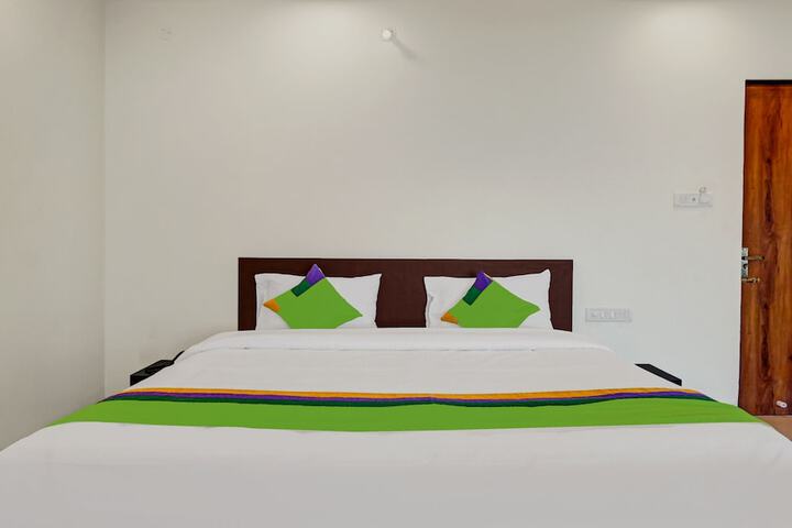 Room 15 of 34