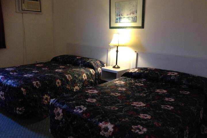 Room 13 of 40