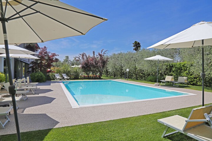 Pool 42 of 86