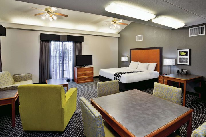 1 King Bed (9 of 16)