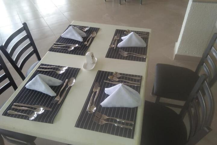 Dining 21 of 28