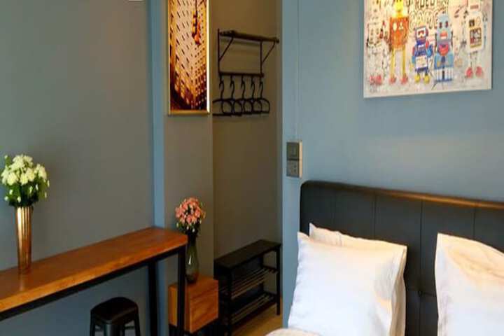 Room 8 of 61