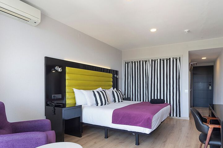 Room 10 of 31