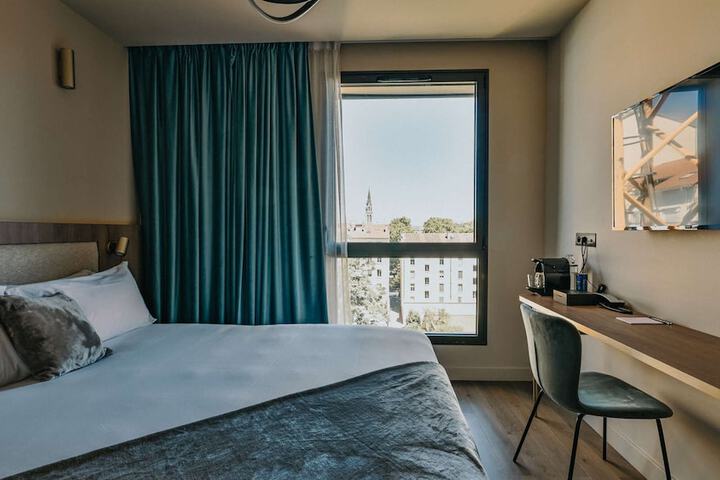 Room 27 of 57