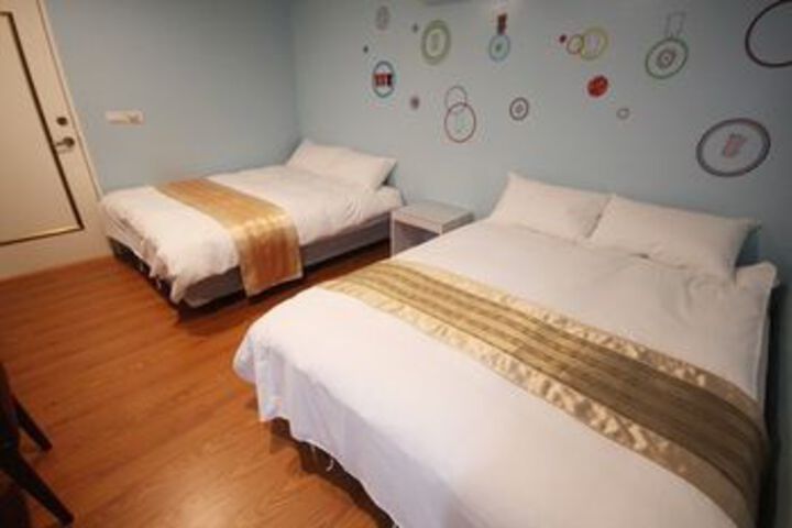 Room 16 of 30