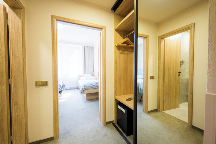 Room 37 of 71