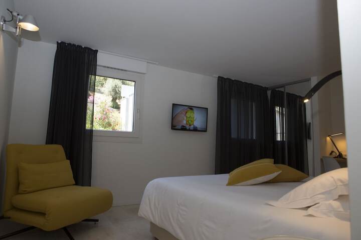 Room 7 of 71