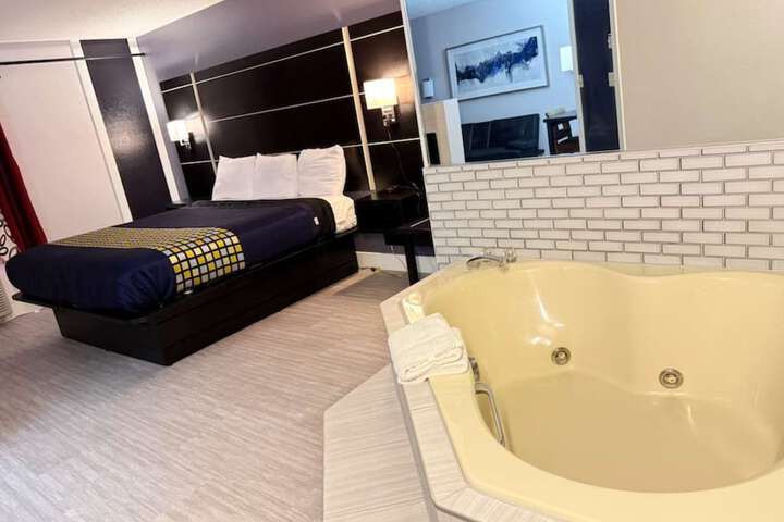 Room 28 of 38