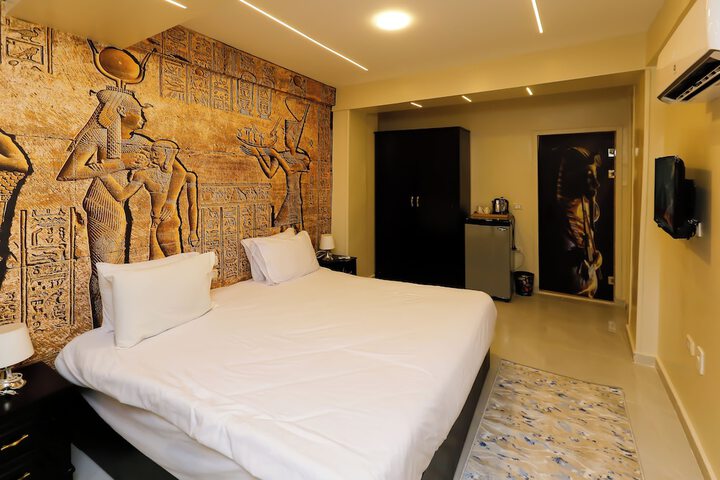 Room 128 of 284