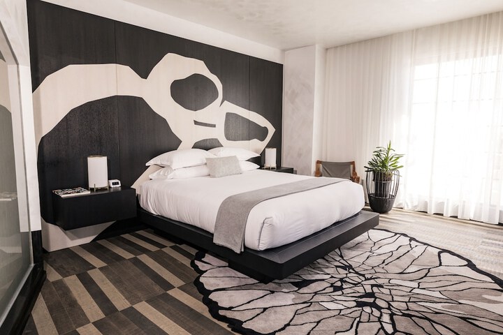 Room 52 of 111