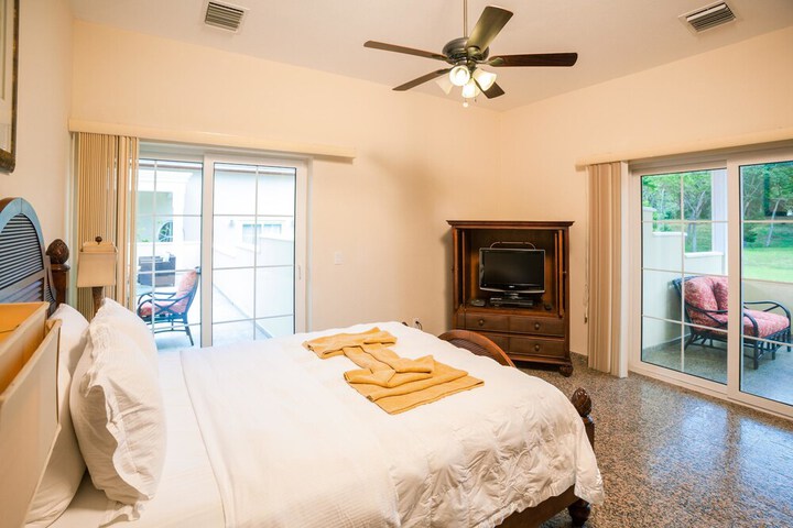 Room 3 of 28