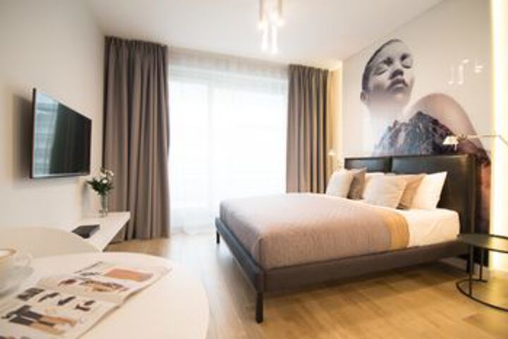 Room 70 of 76