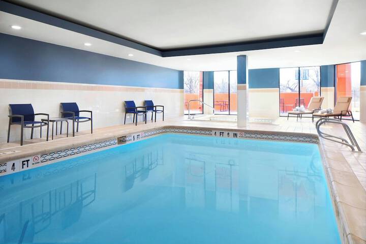 Hotel Pool