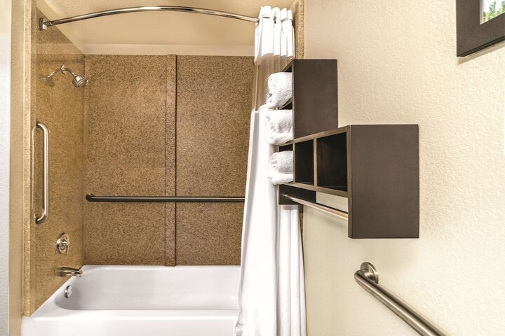 1 King Bed Accessible (5 of 13)