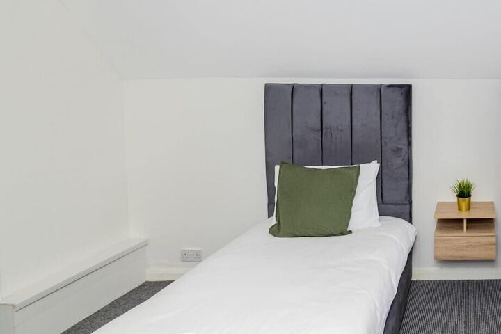 Room 34 of 129