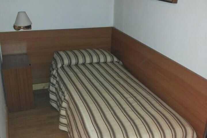 Room 10 of 34