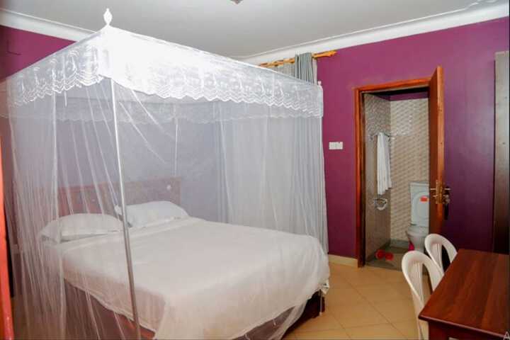 Room 2 of 28