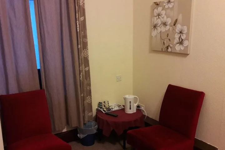 Room 3 of 9