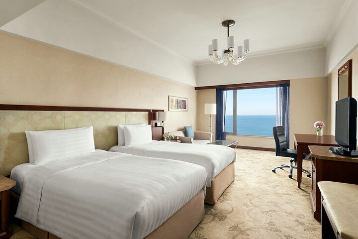Room 19 of 79