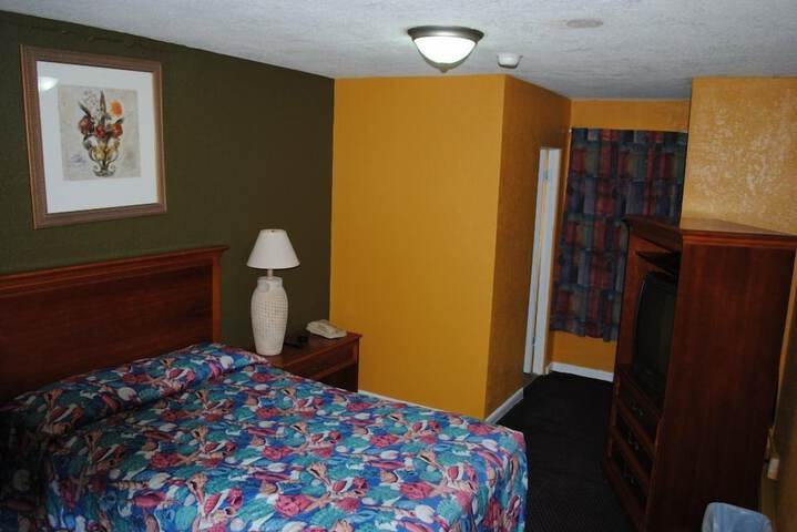 Standard Double Bed (6 of 7)