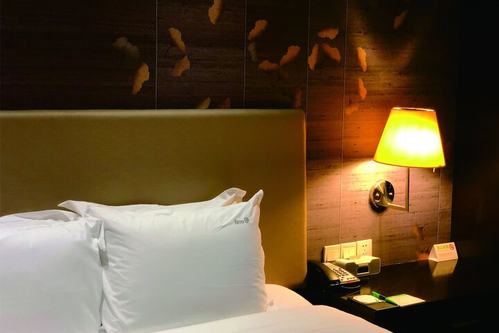 Room 28 of 132