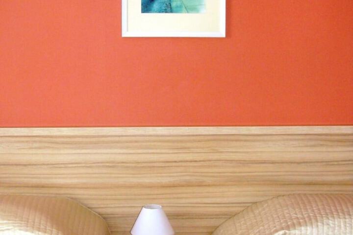 Room 10 of 26