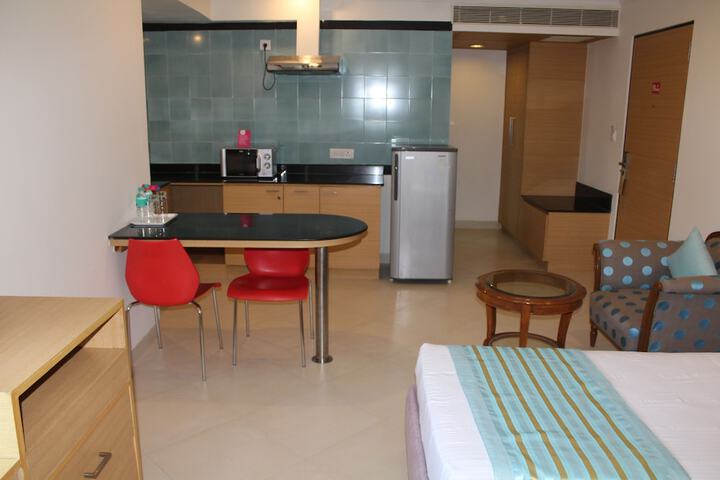 Room 9 of 34