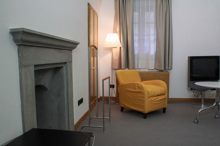 Room 13 of 35