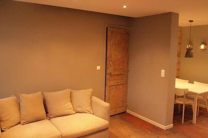 Lounge 12 of 13