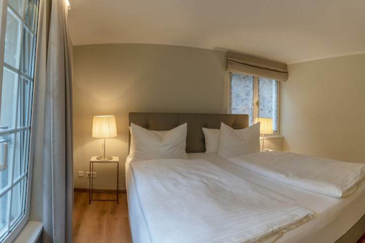 Room 10 of 35
