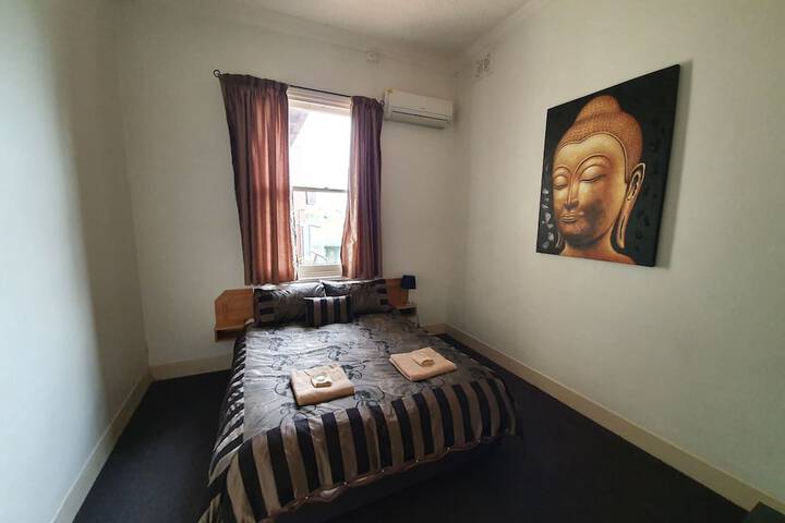 Room 6 of 37