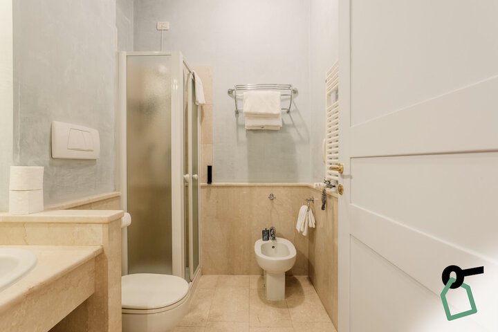 Room 15 of 27