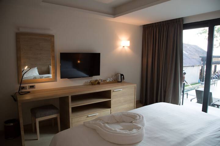 Room 5 of 40