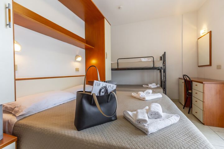 Room 5 of 28