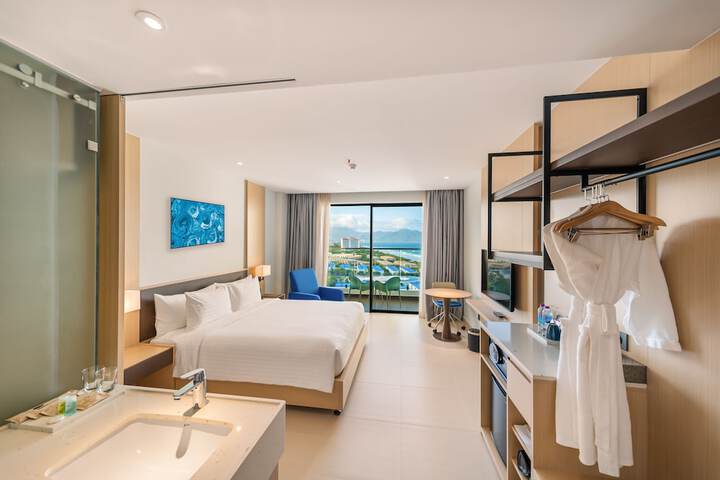 Room 18 of 90