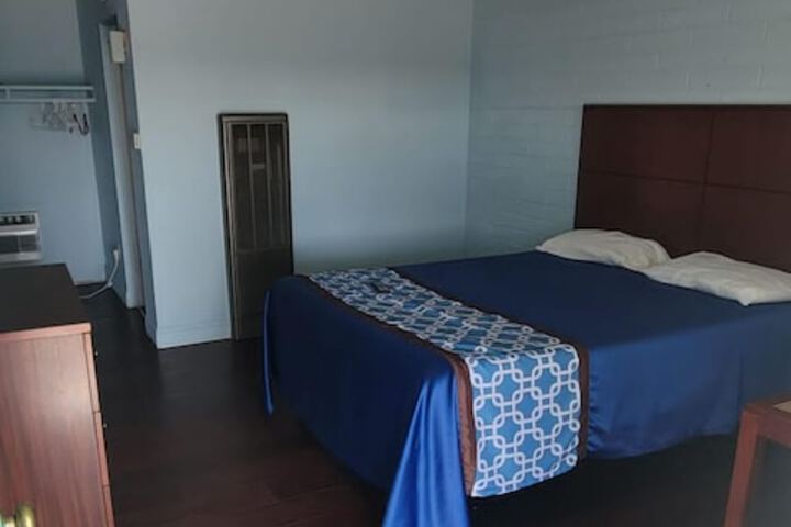 Room 3 of 12