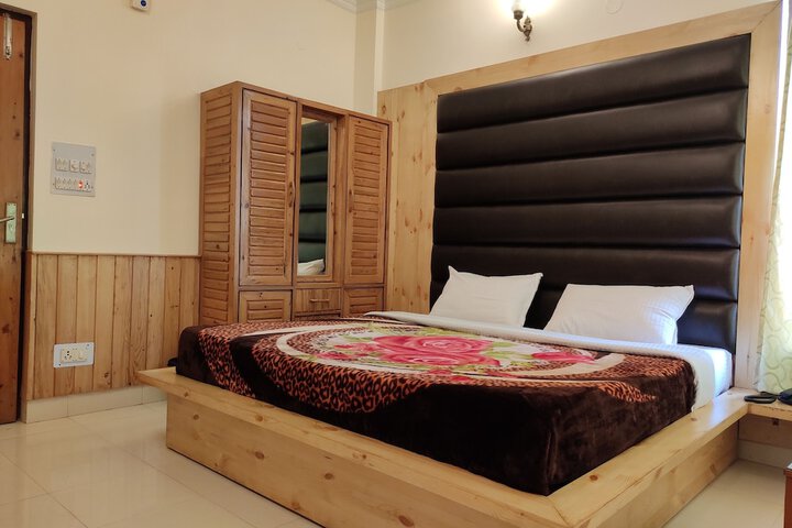 Room 9 of 46