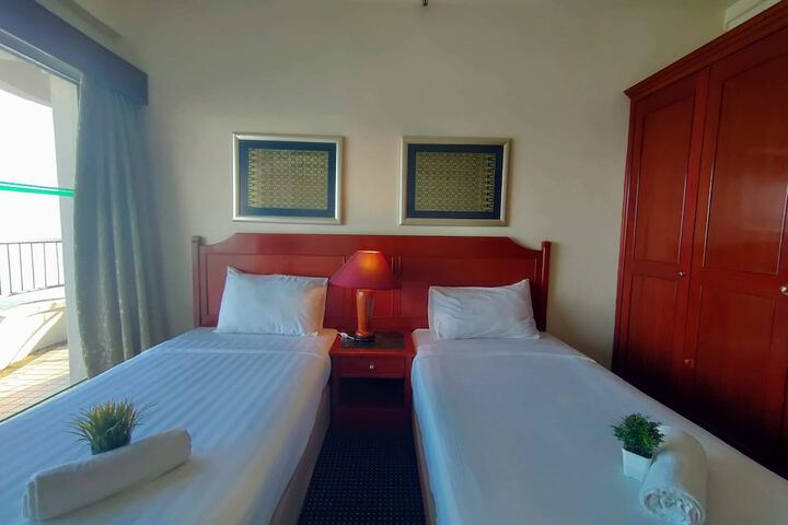 Room 63 of 650