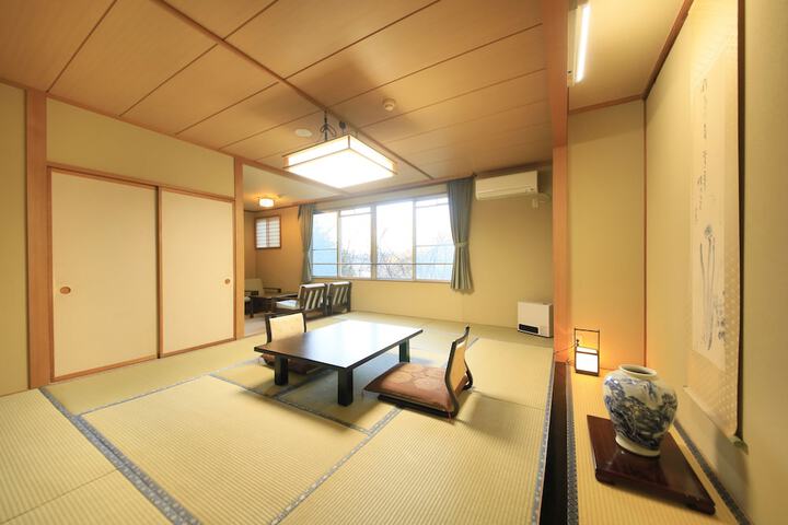 Room 16 of 83